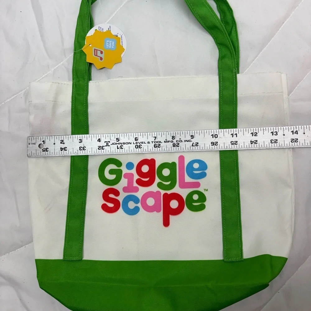 NWT Giggle Scape White and Green Tote Bag carrying bag pics for imperfections